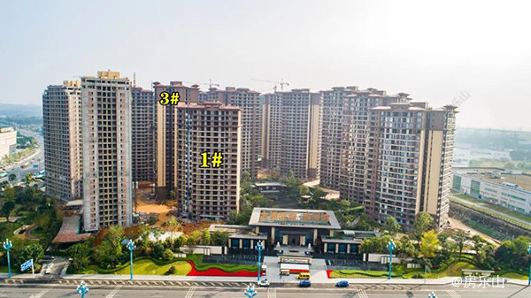 邦泰滨河湾1，3号楼实景图