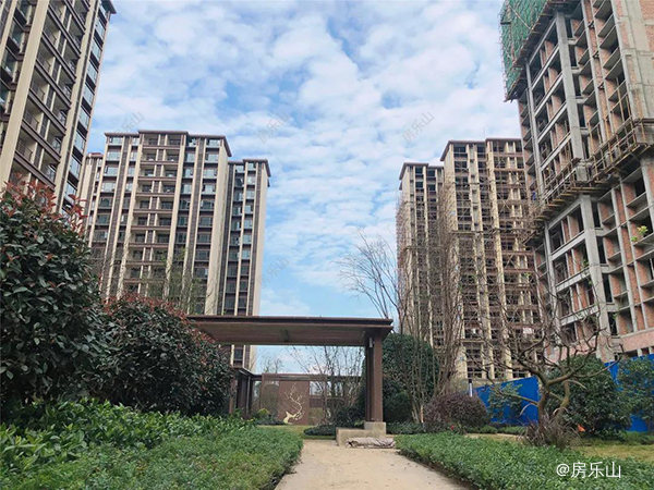 佳乐江屿城一期园林实景图