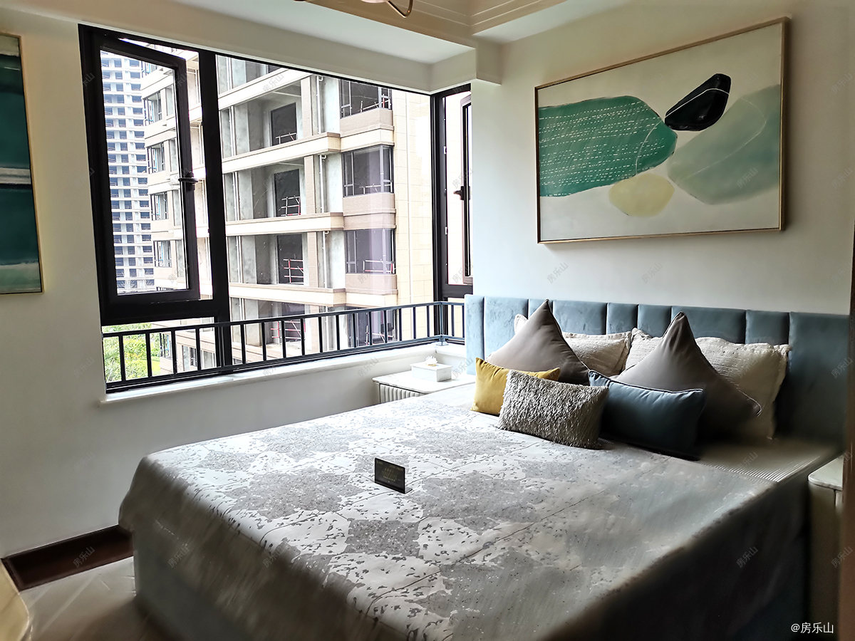 邦泰大渡河府样板间实景图