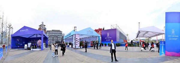 乐山22届房交会现场图