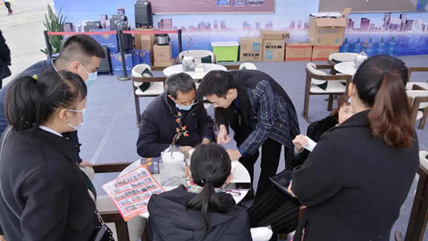 乐山22届房交会现场图