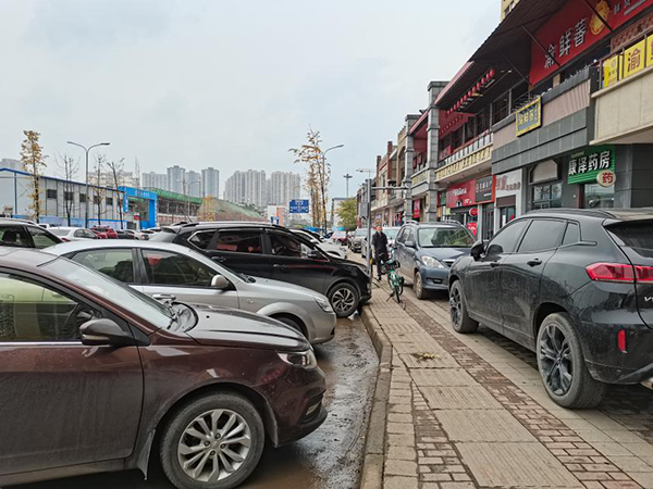 乐山万达周边停车场实景图
