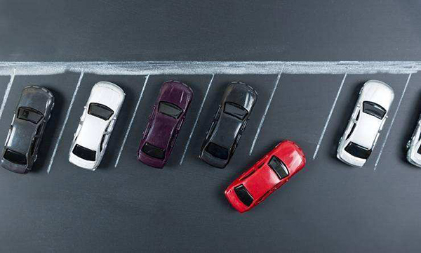 告别抢车位!小编带你超车实现一步到"位"!