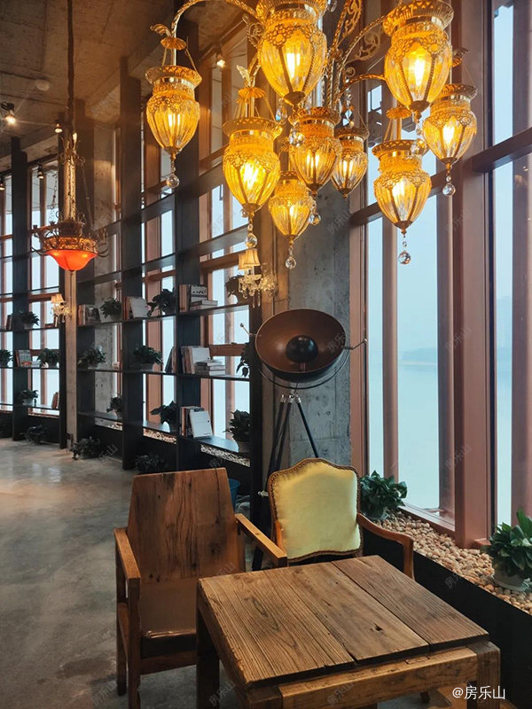 浪花朵朵漫咖啡