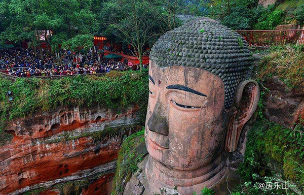 乐山大佛实景图