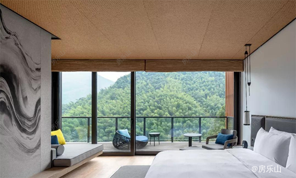 峨眉莲花湖实景图