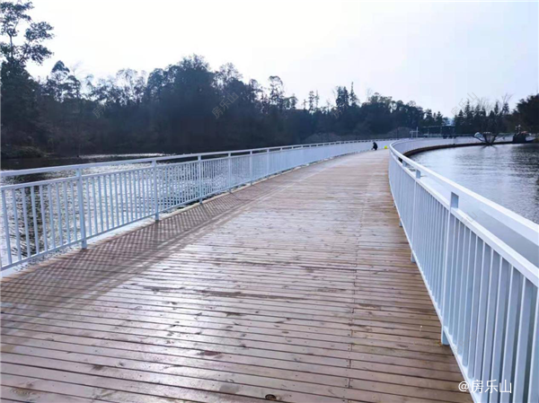 佛光湖海棠别院环湖栈道