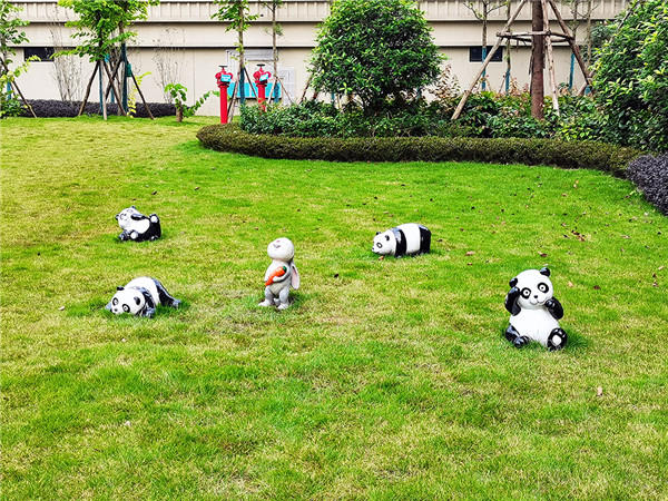 熊猫主题草坪实景图