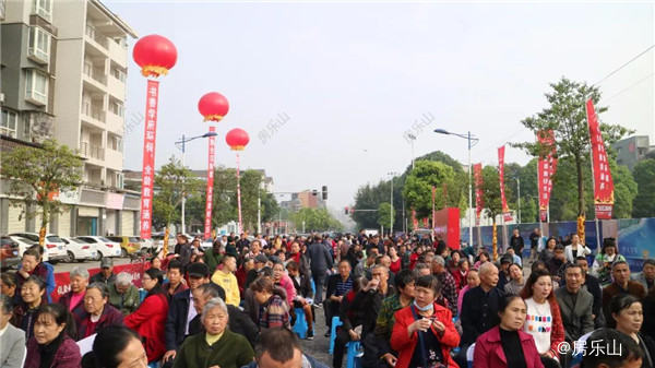 亮相活动现场实景图