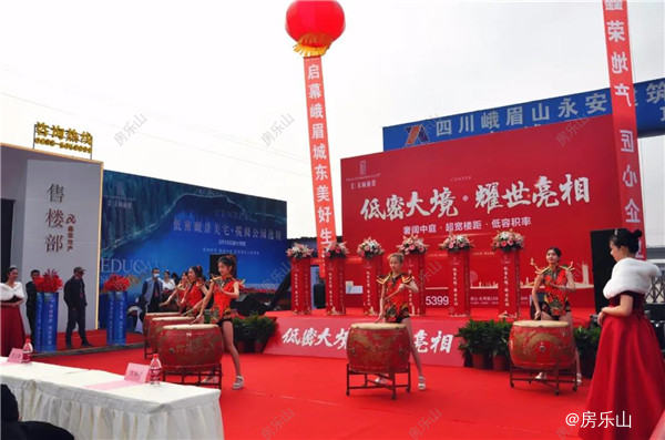 亮相活动现场实景图