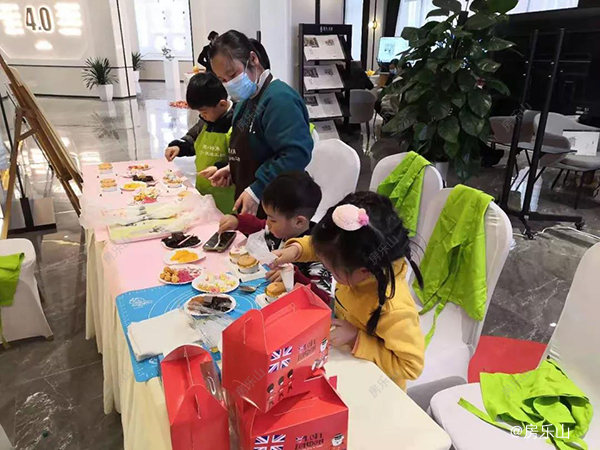 天樾国际城灯会实景图