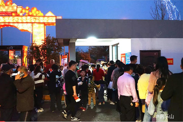 天樾国际城灯会实景图