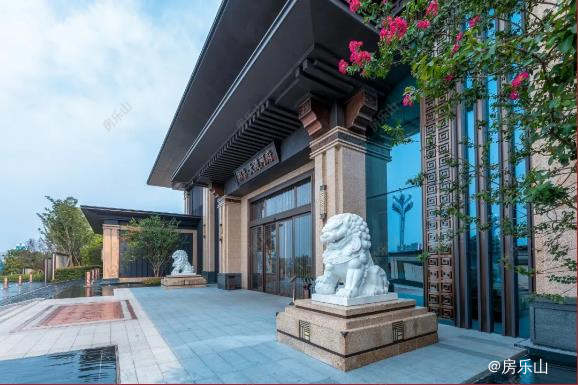 邦泰大渡河府滨河湾营销中心