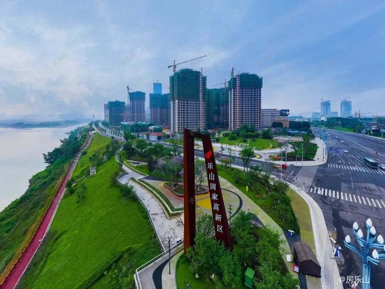 乐山高新区景观带实景图