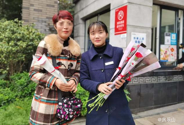 3.8女神节邦泰物业为业主送上贴心礼物