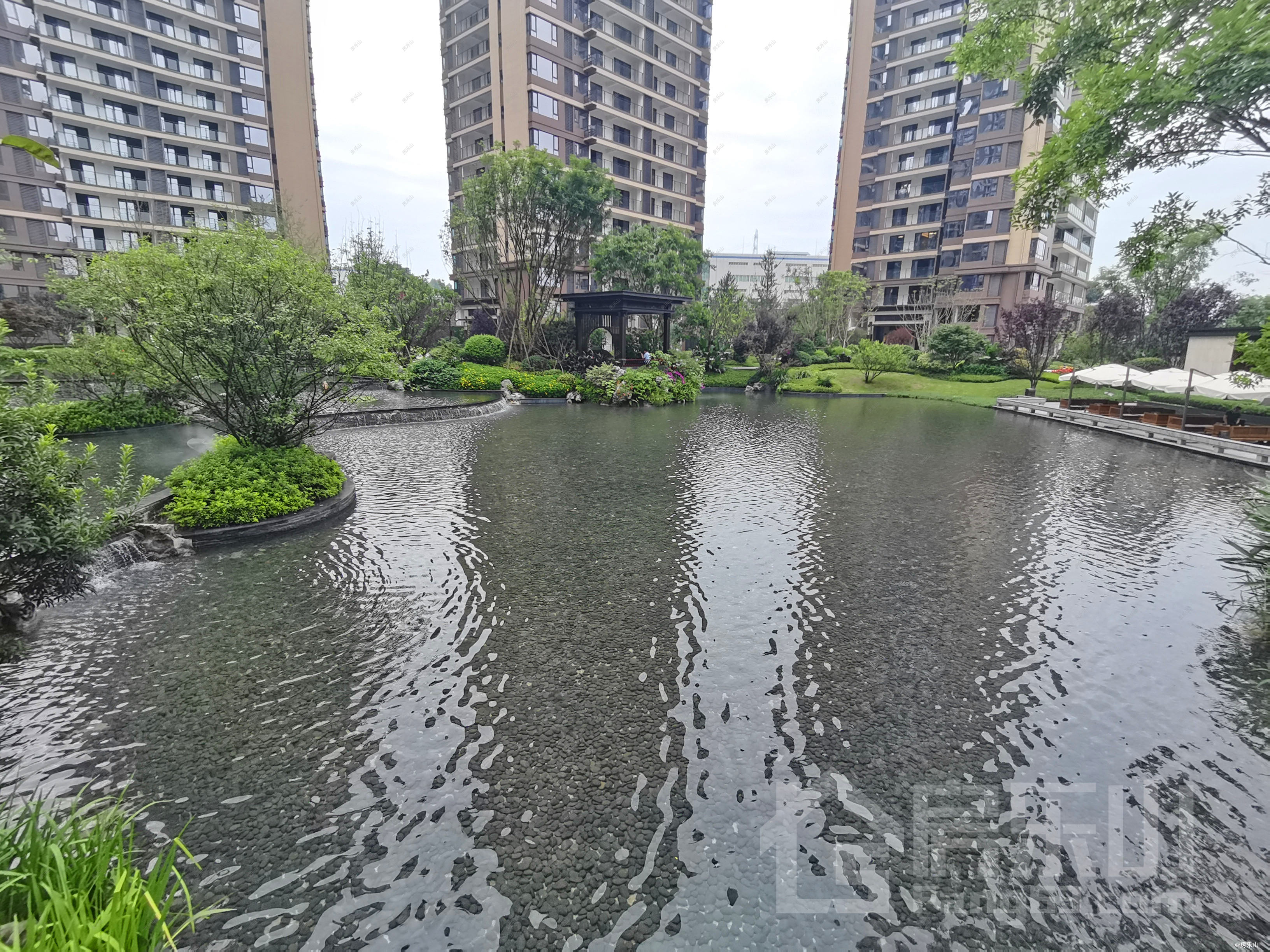 邦泰大渡河府滨河湾实景图