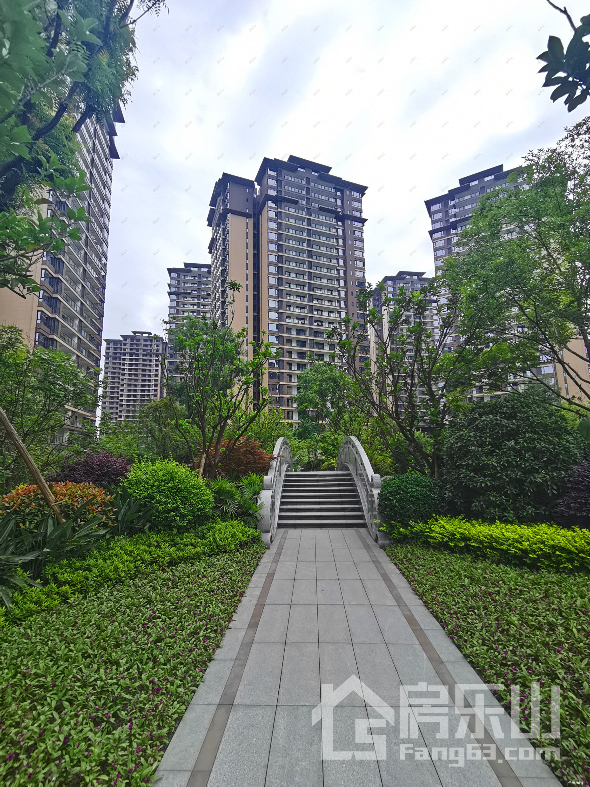 邦泰大渡河府滨河湾实景图