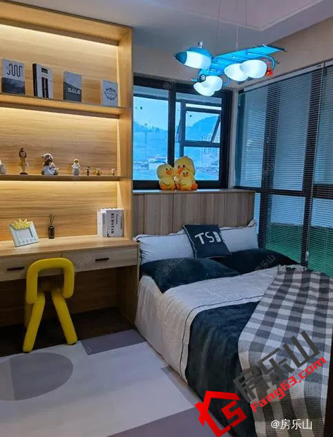 金叶公园里样板间