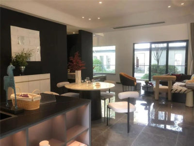 领丰公园墅品质准现房，今年买明年住，幸福生活快人一步！