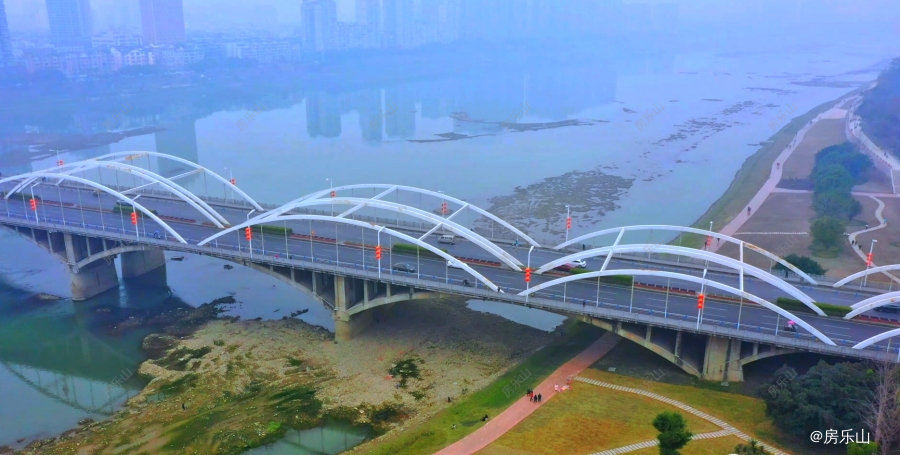 翡翠路堤防工程全面竣工 翡翠路堤防工程全面竣工