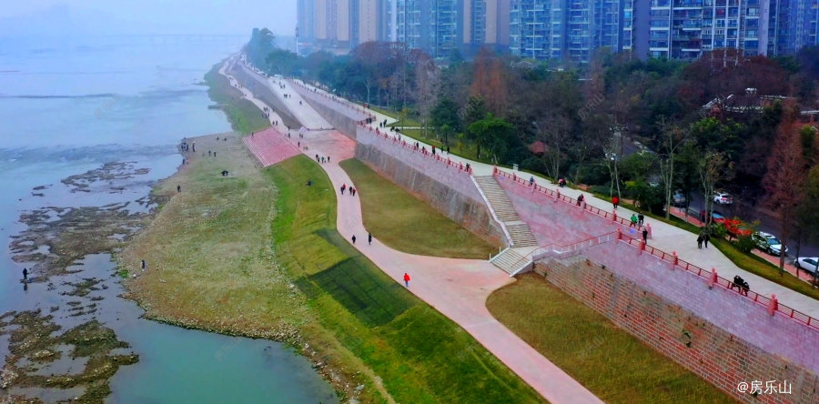 翡翠路堤防工程全面竣工 翡翠路堤防工程全面竣工