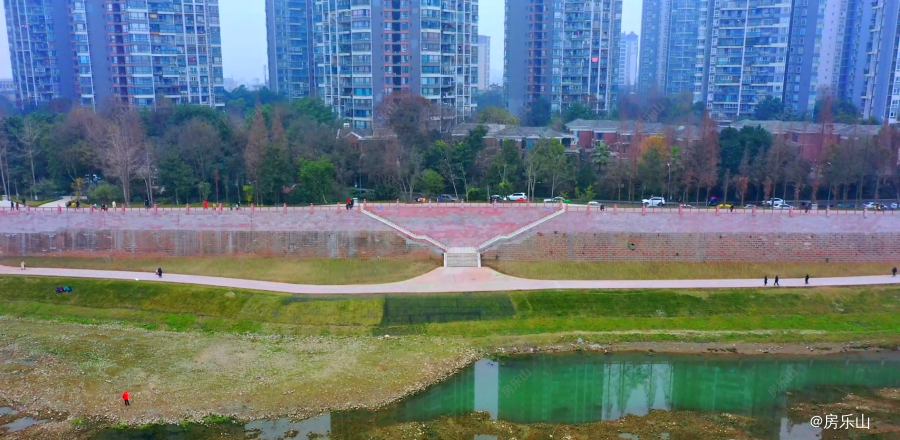 翡翠路堤防工程全面竣工 翡翠路堤防工程全面竣工