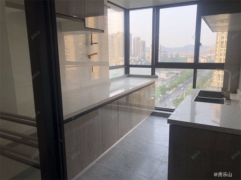 铺金翰林雲上装修房