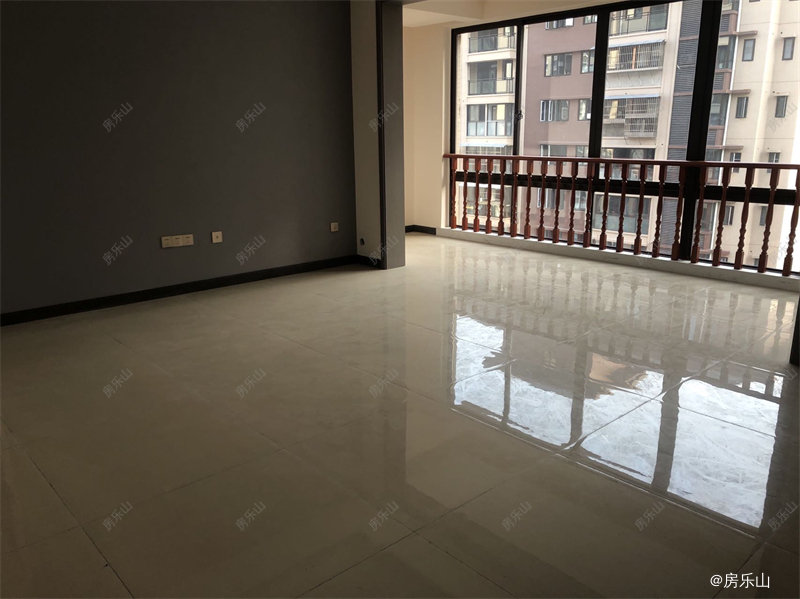 铺金翰林雲上装修房