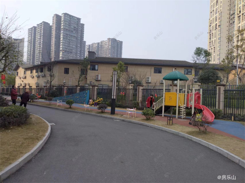 翰林云上小区实景图