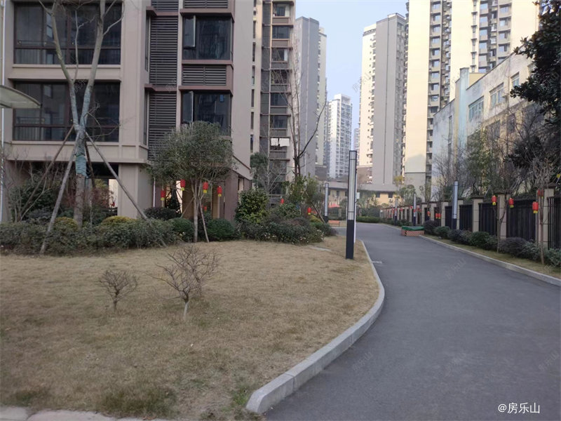 翰林云上小区实景图