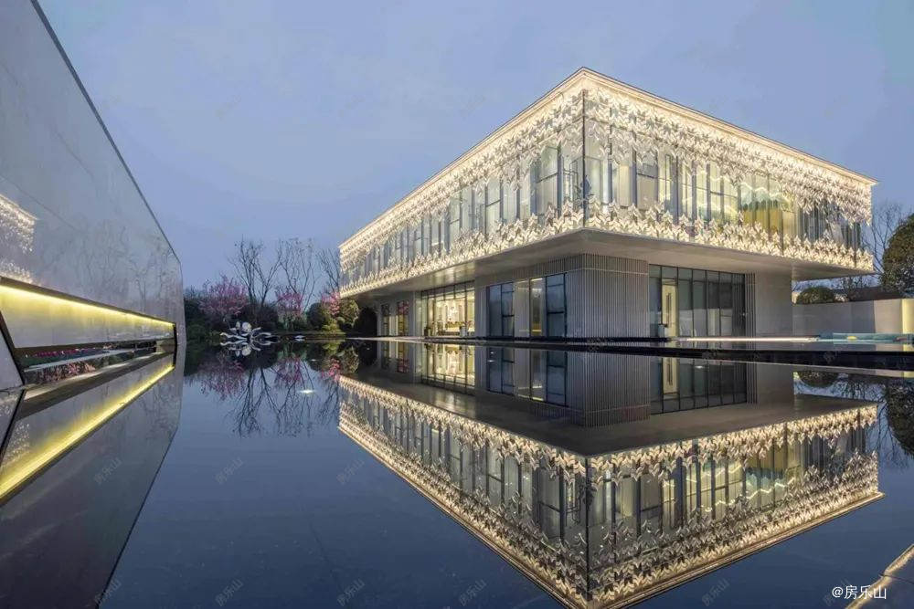 2100121401deb117f34183.jpg 640.jpg