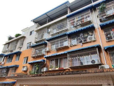 楼上漏水楼下遭殃？乐山东方苑小区居民联手破局