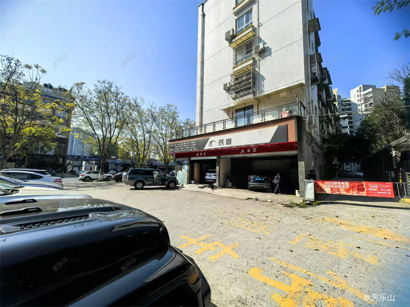 乐山洗车场旺铺实景图 乐山洗车场旺铺实景图